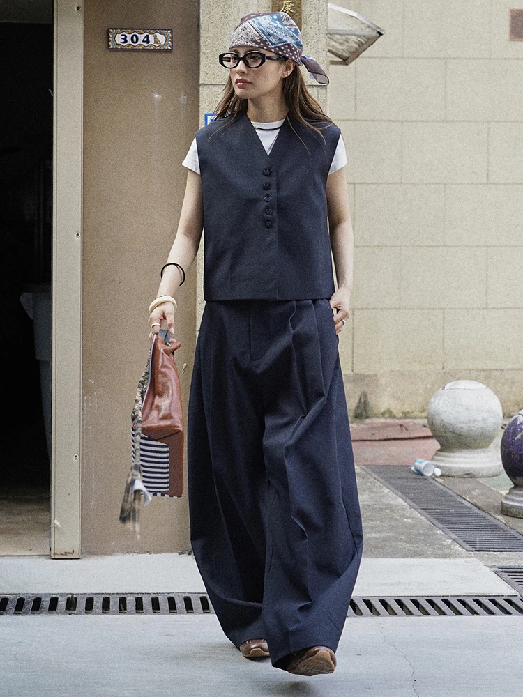 [EAM] High Waist Navy Blue Pleated Brief Long Casual Wide Leg Pants New Trousers Women Fashion Tide Spring Autumn 2026 1DJ3459