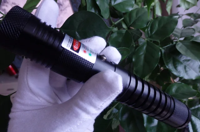 Mini NEW 2 in1Cat Keychain Fun Pointer With battery Portable Laser pointer LED Training Torch Pet Cat Tickle Toy Flashlight Mini NEW 2 in1Cat Keychain Fun Pointer With battery Portable Laser pointer LED Training Torch Pet Cat Tickle Toy Flashlight