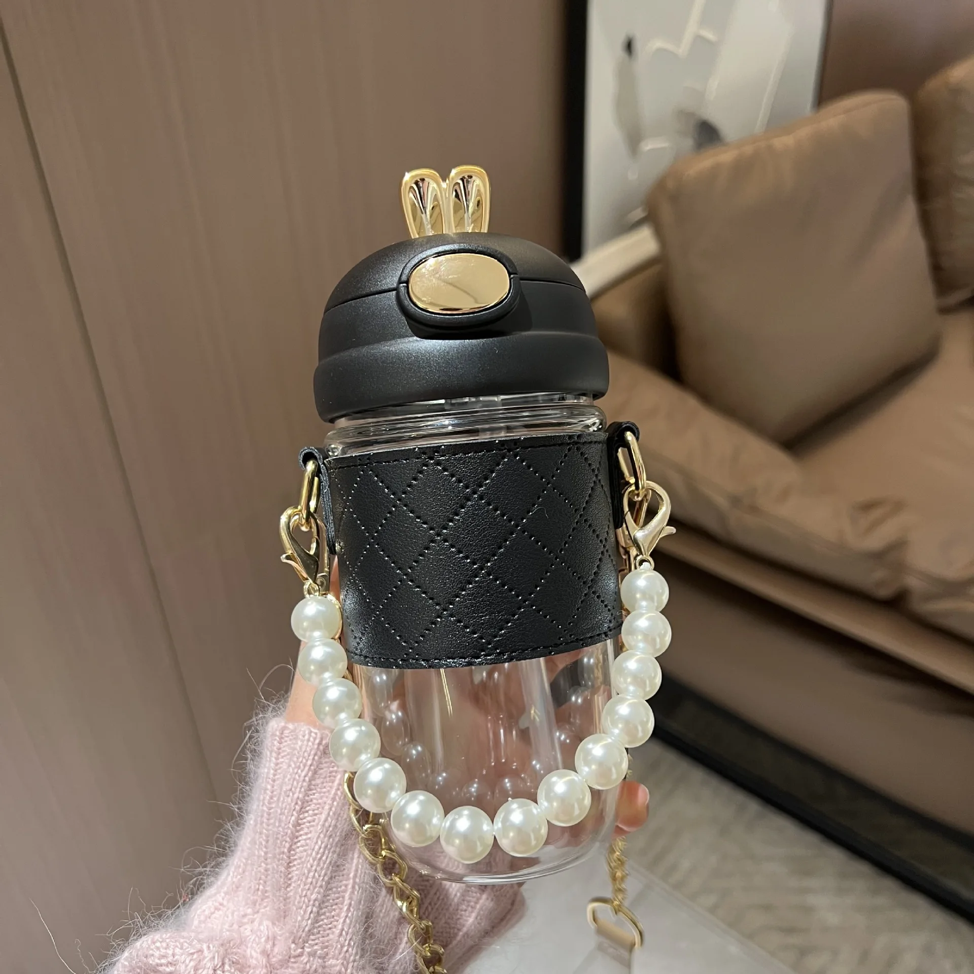 Black and pearl