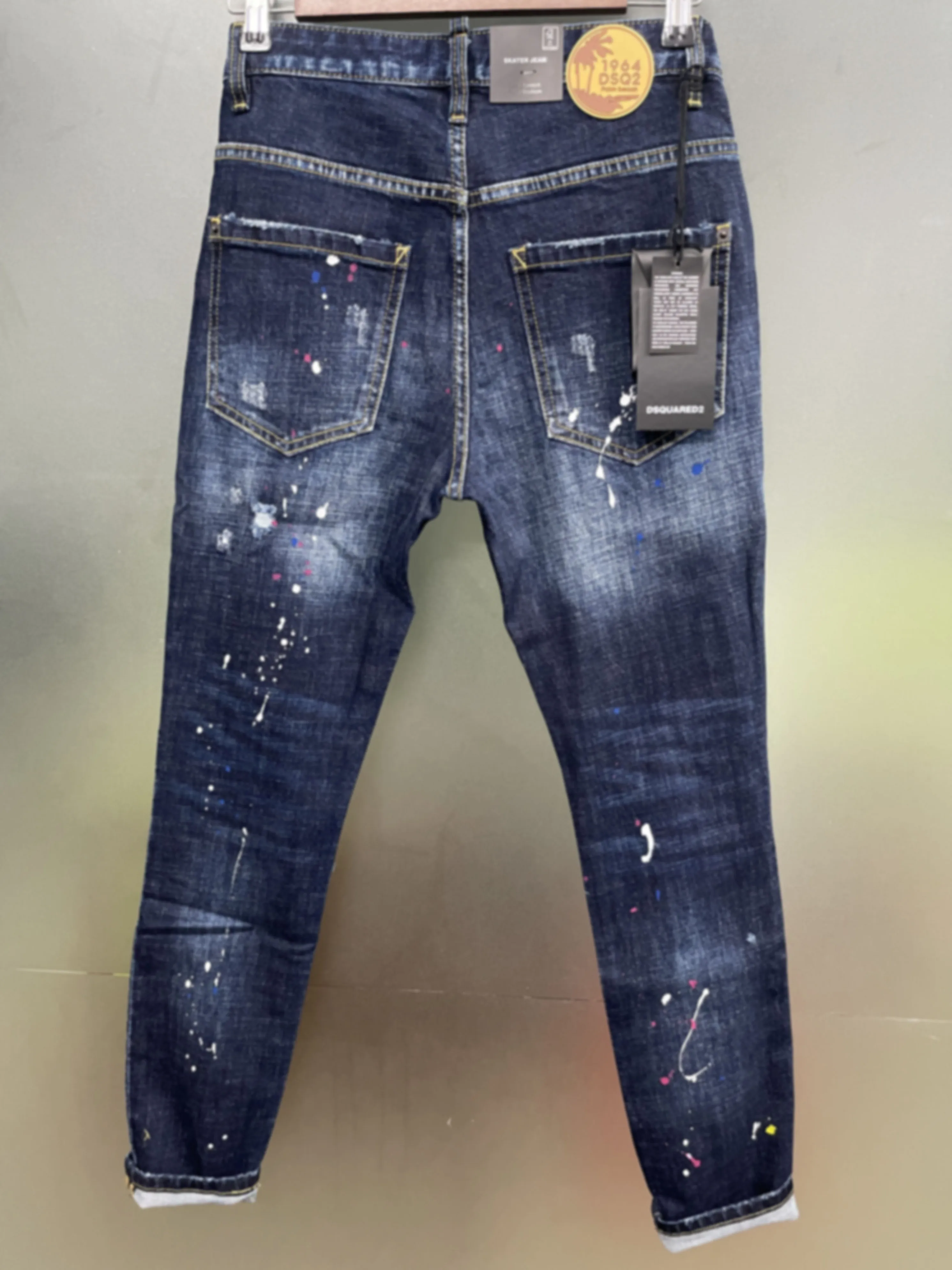 2024 D2 Jeans Fashion Spring/Summer  Men's Washed and Worn Hole Patches 3D Cut Small Feet Light Grey Pants