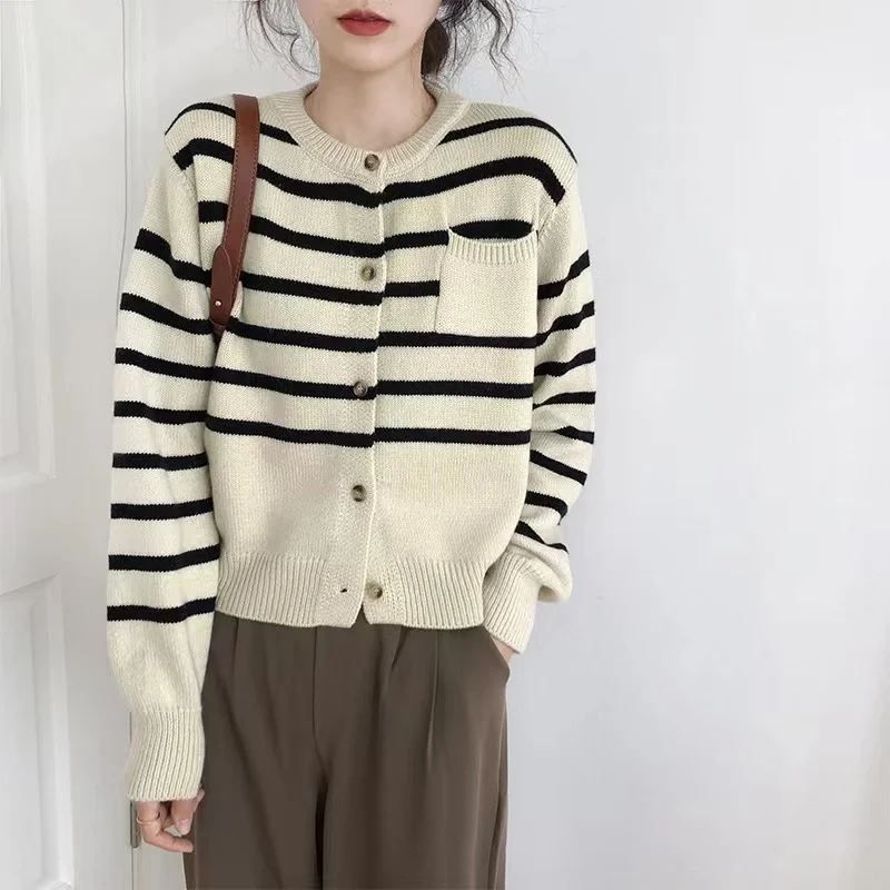 

Fashion patchwork striped cashmere knitted cardigan women's sweater spring and autumn round neck loose pocket top sweater jacket
