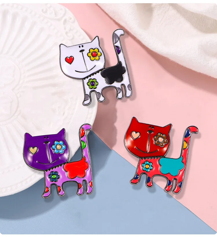 Charming Cat Shaped Vintage Brooch for Women