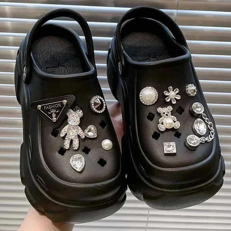 Шлепанцы для девочек с изображением