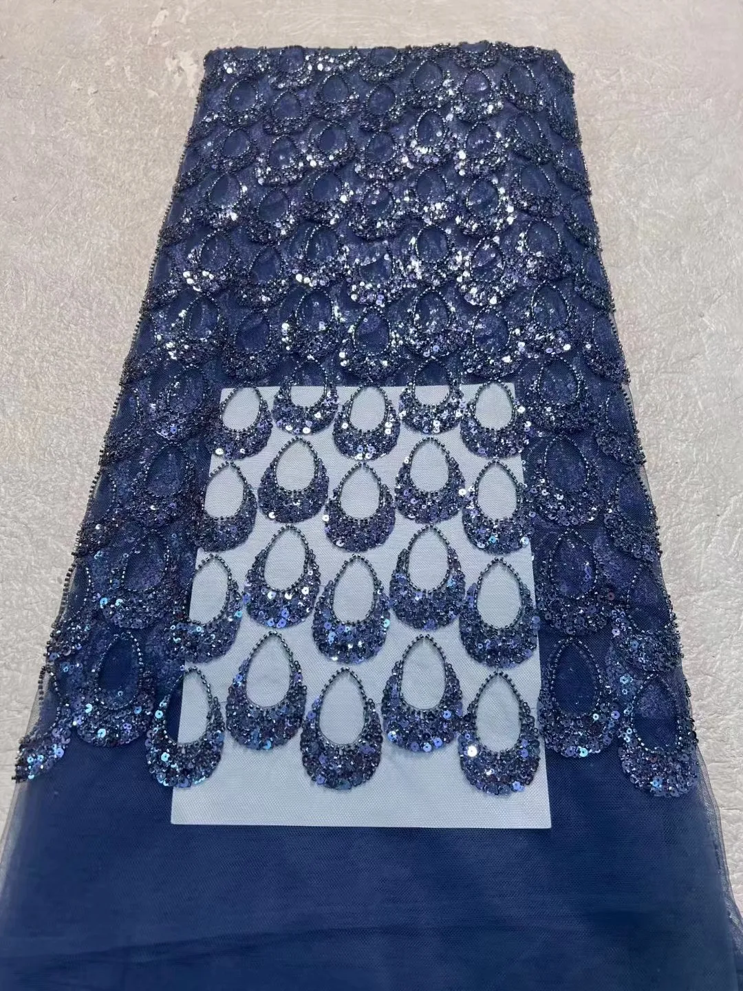 

Blue High Quality Africa Lace Fabric Luxury Hand Beaded Lace Fabric Crystal Sequins Lace Fabric for Bridal Wedding