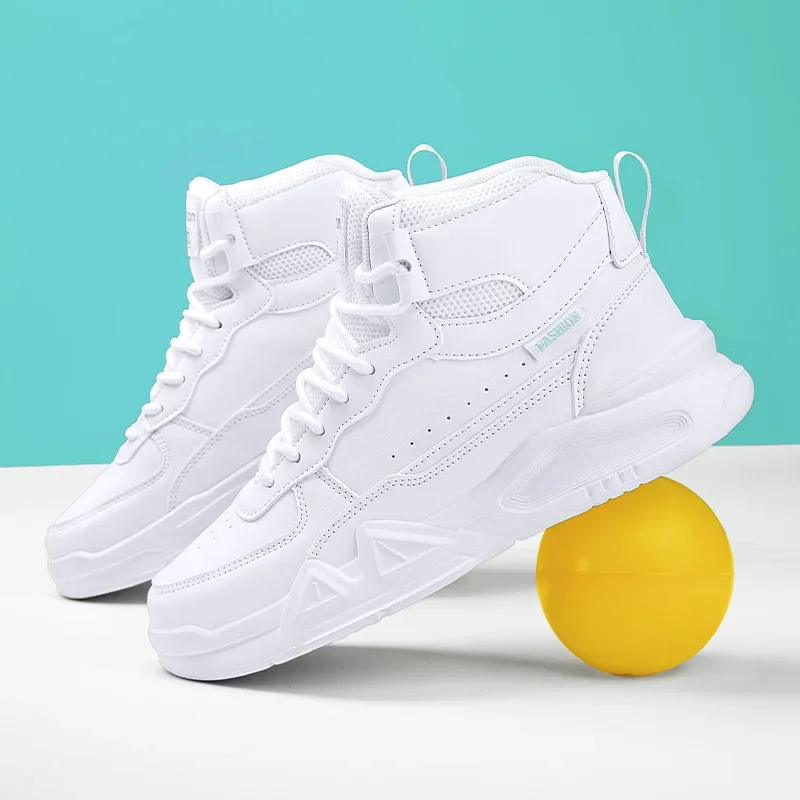 حذاء رياضي للأطفال