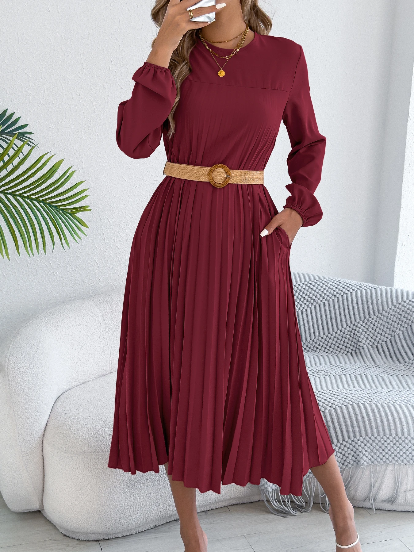 Retro Solid Color Round Neck Long Sleeve Pleated Dress