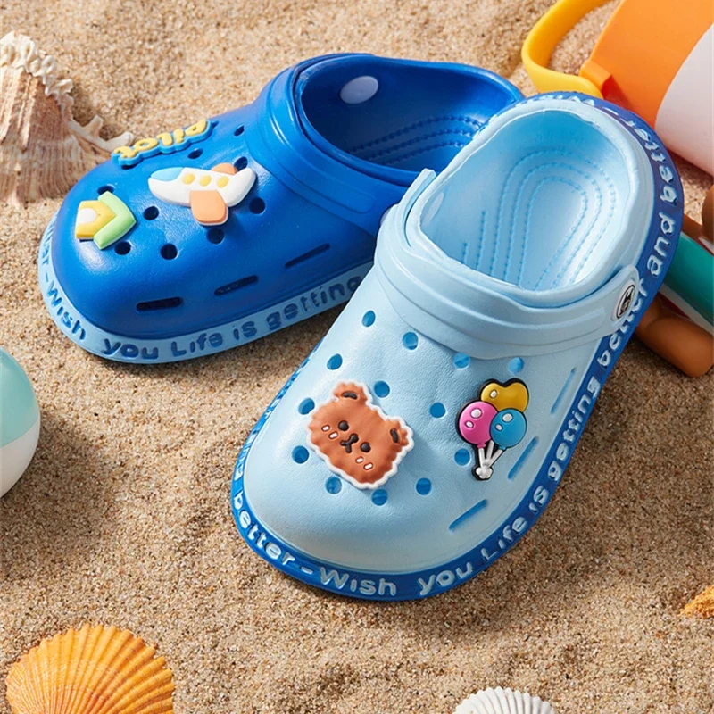 Sandales d'été coordonnantes à trous pour enfants, pantoufles souples, design de dessin animé, chaussures de plage de sable pour garçons et filles