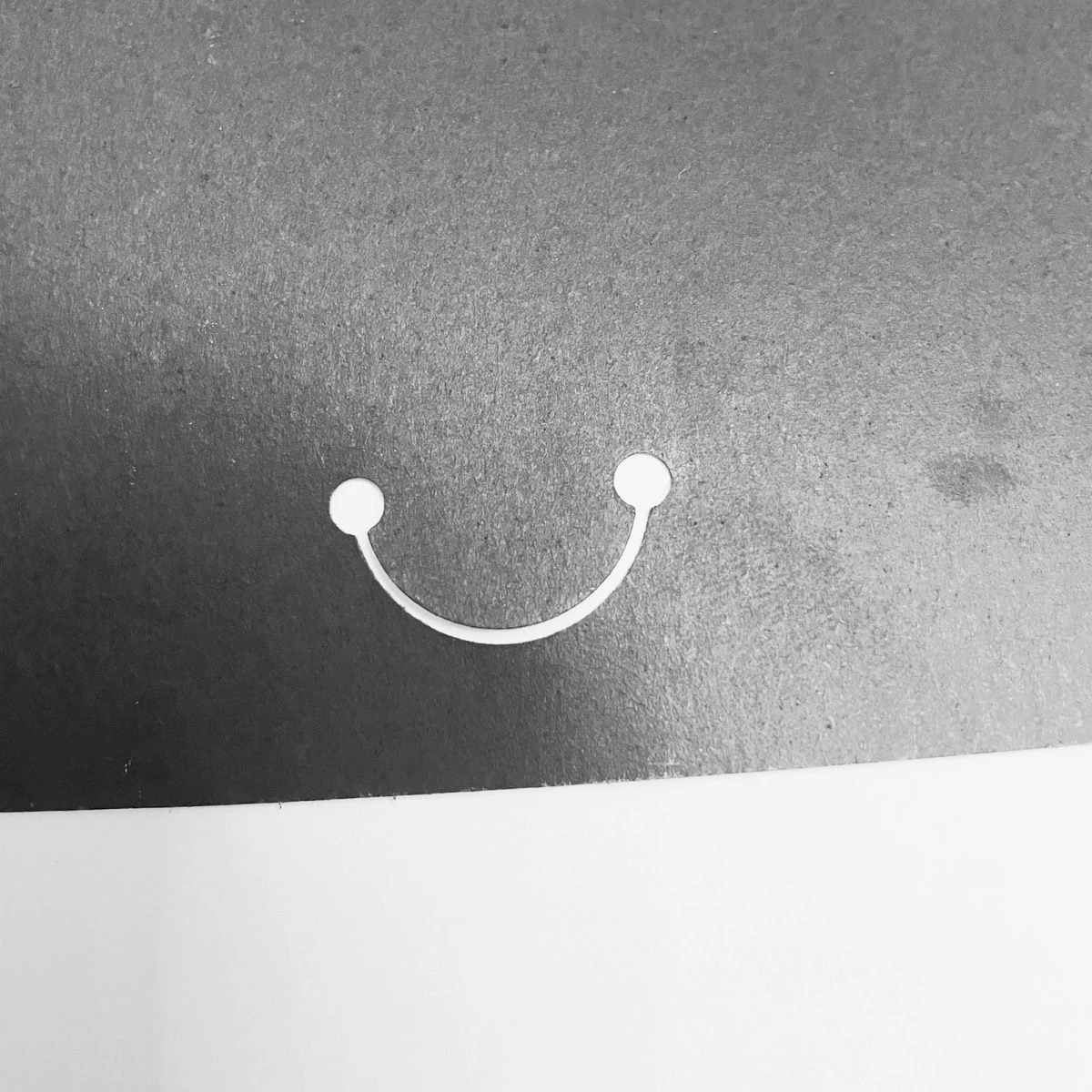 Hole Punching Tools 1pc keychain embossing machine keychain hole puncher handmade smiley face pattern hole puncher Color random