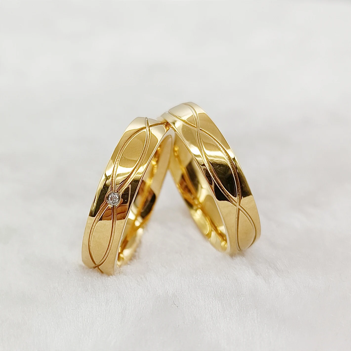 Vintage Design Wedding Rings Set for Women and Men 18k Gold