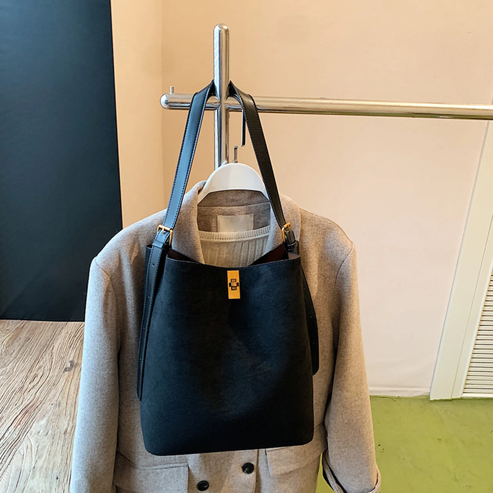 Women Faux Suede Hobo Handbag Solid Color Shoulder Bag Autumn Winter Crossbody Purse for Travel Shopping Daily Use