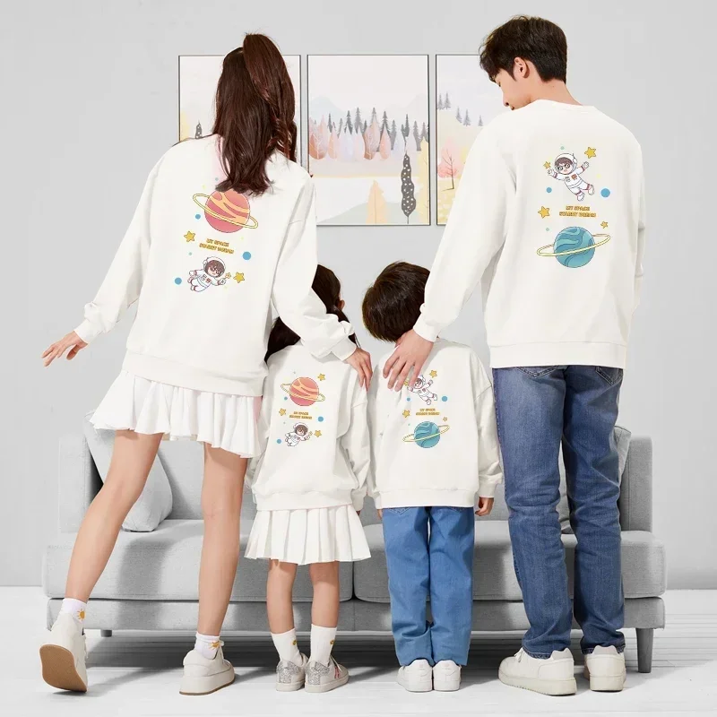 thumbnail image 5 of Conjuntos familiares a juego para Navidad e invierno, suéteres para parejas, camisetas con estampado de astronauta de dibujos animados, camisetas para madre e hija, sudaderas para padre e hijo, 5 of 5
