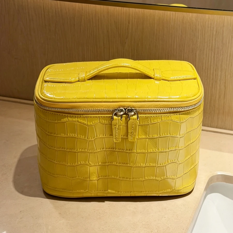 Top Layer Cowhide Crocodile Pattern Makeup Bags For Women Luxury Designer New In Large Capacity Toiletry Travel Cosmetic Handbag 1