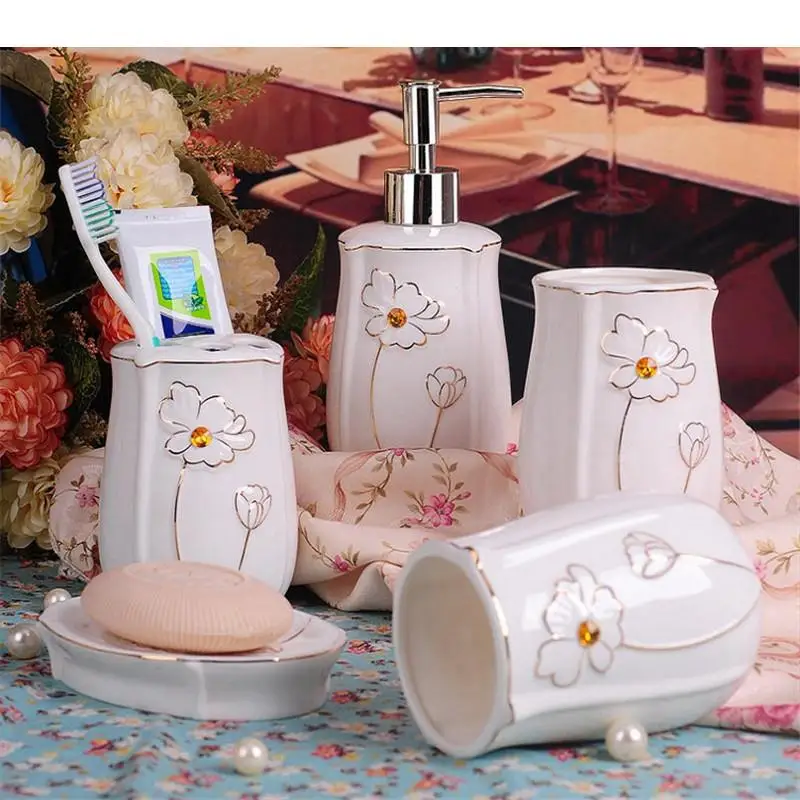 

WSHYUFEI European ceramic Five-piece set Bathroom accessories wedding Wash set melamine tray bathroom decoration Supplies