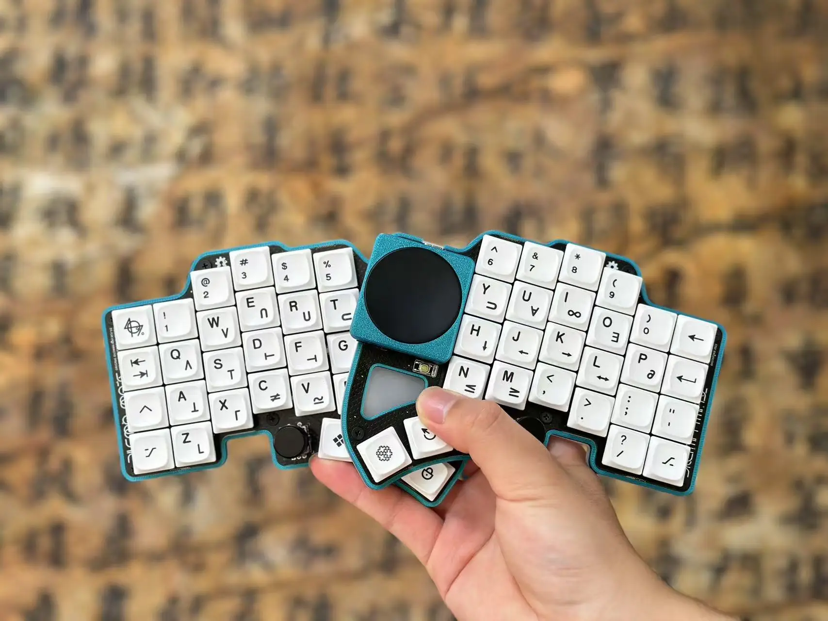 Dilemma Max Split Keyboard Kit Custom Wired Single-mode RGB