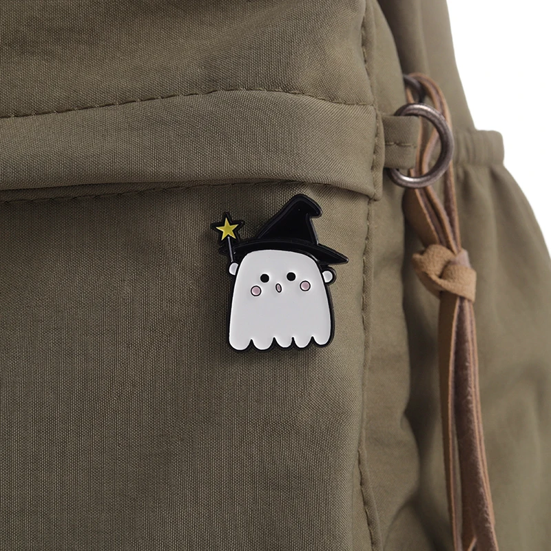 Dia das Bruxas - Broches engraçados fantasmas para mochilas - Alfinetes  acrílicos para adolescentes mochilas decorações para meninas meninos  crianças presentes Halloween Buniq : : Moda
