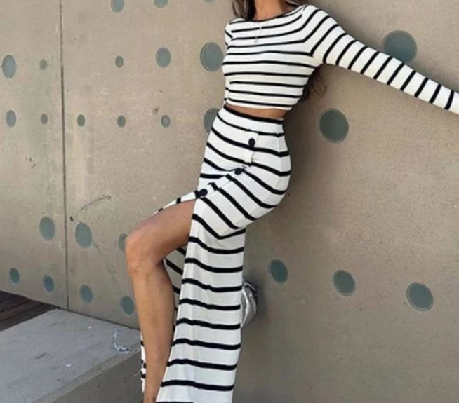 

Skirts Set for Women Fashionable Classic Black and White Striped Long Sleeved Short Top Button Up Temperament Commuter Skirt Set