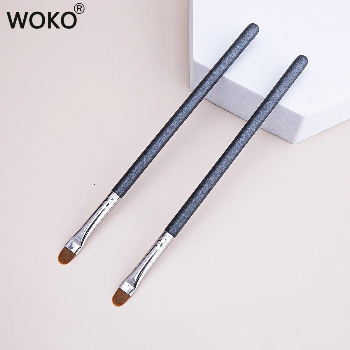 Oblate The Line Brush Ultra-thin Lip Line Eyebrow Concealer Brushes Detail Concealer Makeup Tool Lip Brow Contour The Line Brush 4