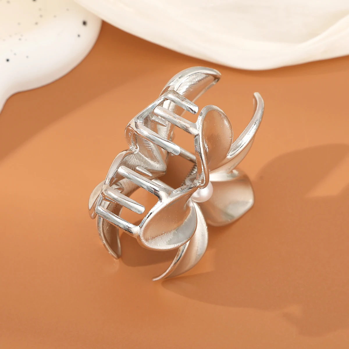 Simple Design Shark Clip Hair Claw, Super Shiny Fashion Flower Hair Clip Crab,Women Party Ponytail Hair Pin Claw Headwear