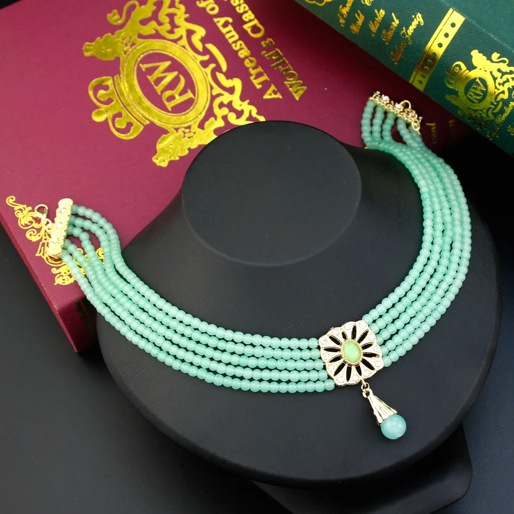 Collier ras de cou bohème vintage 40 cm, pierre et verre, perles vertes - AB27 - Canada