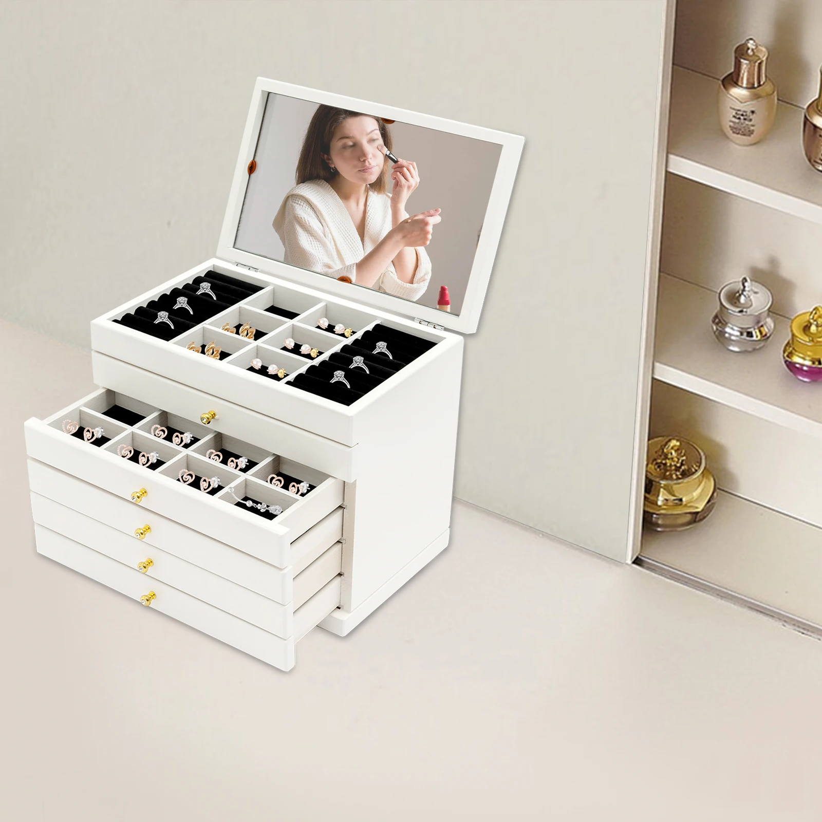 Boîte à bijoux blanche intégrée dans une décoration de chambre élégante