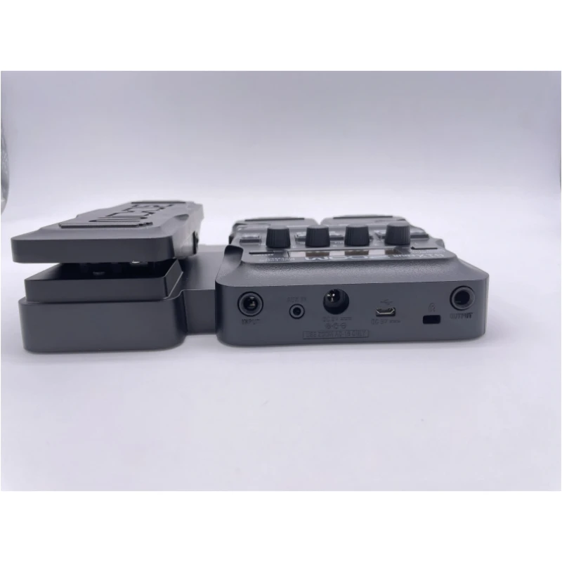 ZOOM ズーム G1X FOUR ギター用マルチエフェクター ペダル付き Amazon.co.jp: ZOOM ズーム G1X FOUR ギター用マルチ