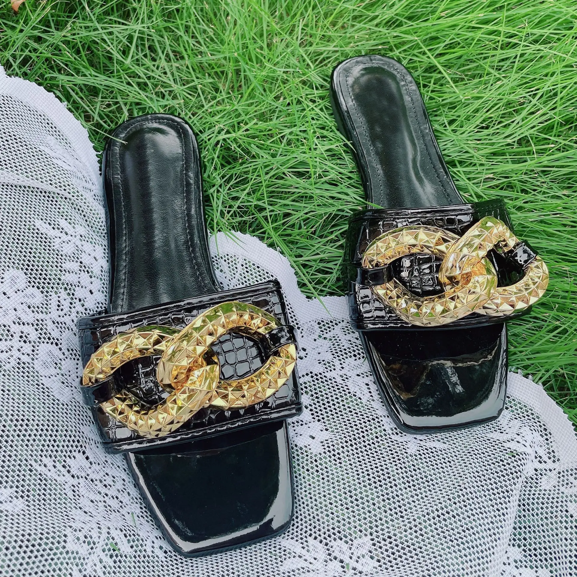 Summer 2022 New Plus Size Slides for Women's Slippers Fashion Retro Metal Button Square Head High Quality Flat Slippers Women's