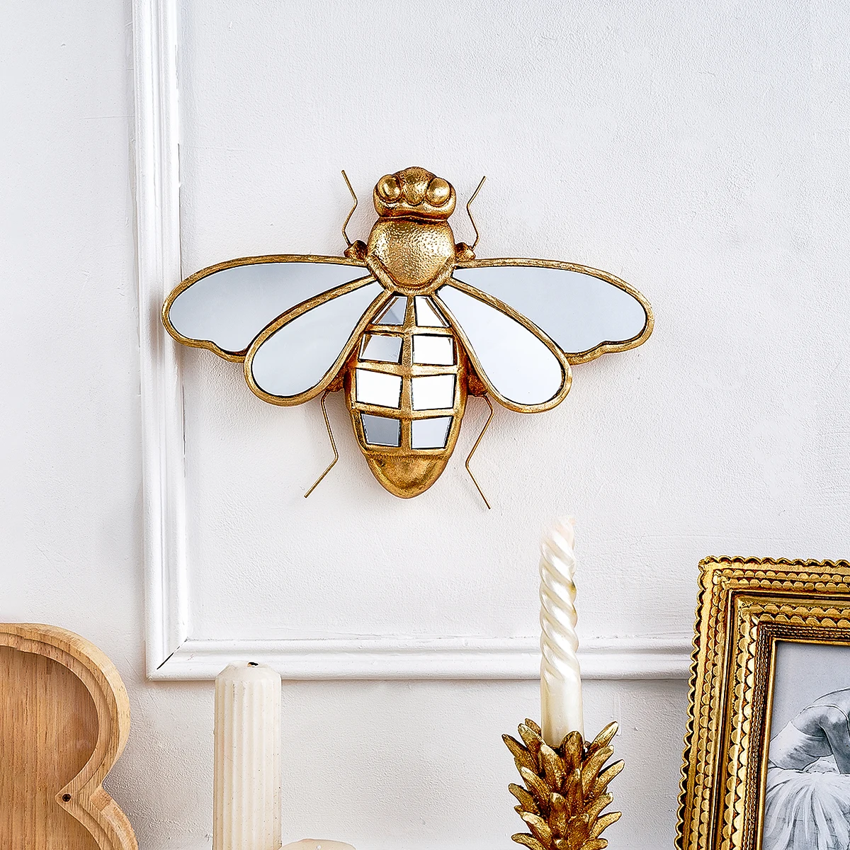 1PC, resin material mirror surface golden Bee home decoration craft wall hanging