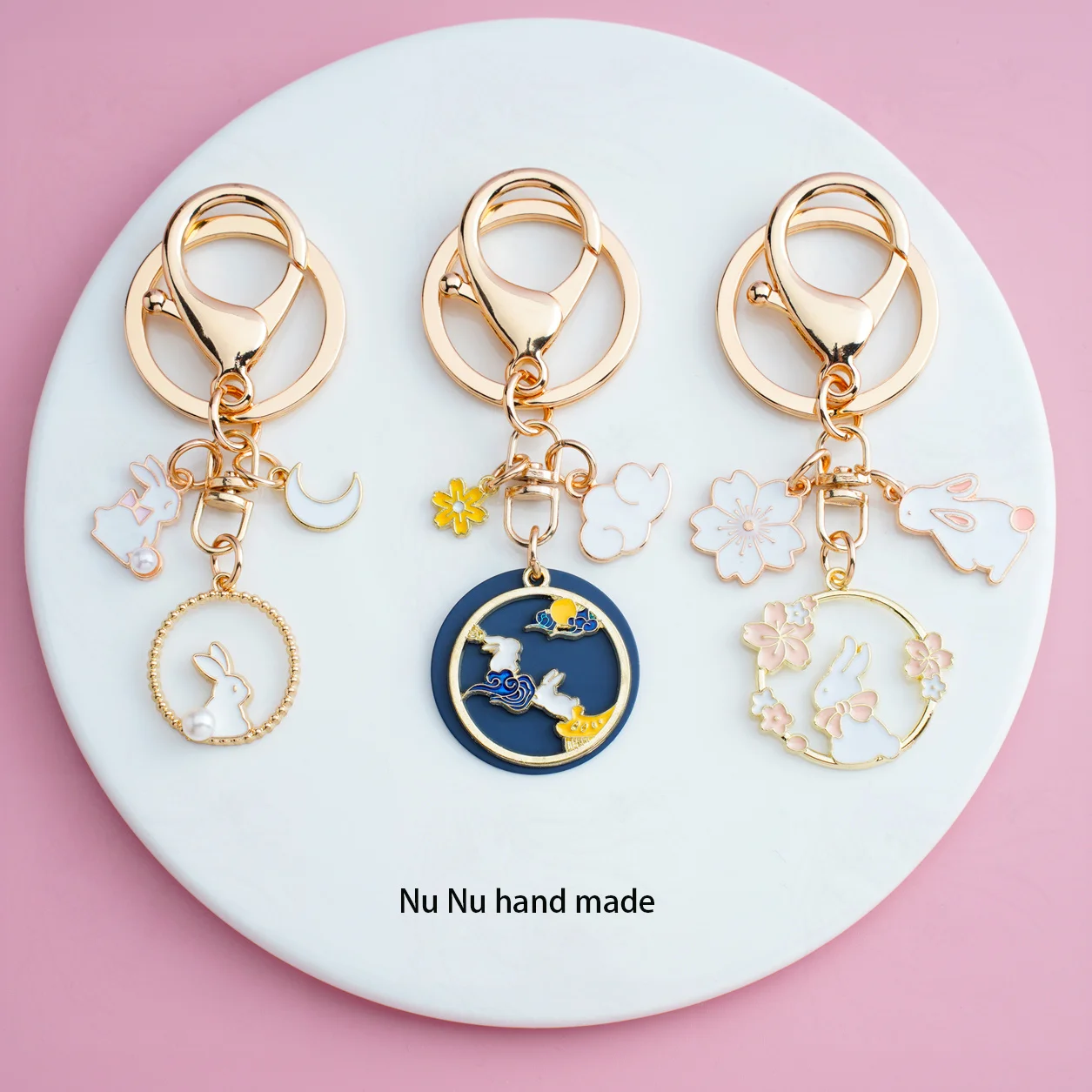 Original-Pearl-Rabbit-Keychain-Cartoon-Moon-Keychain-Hollow-Pink-Cloud