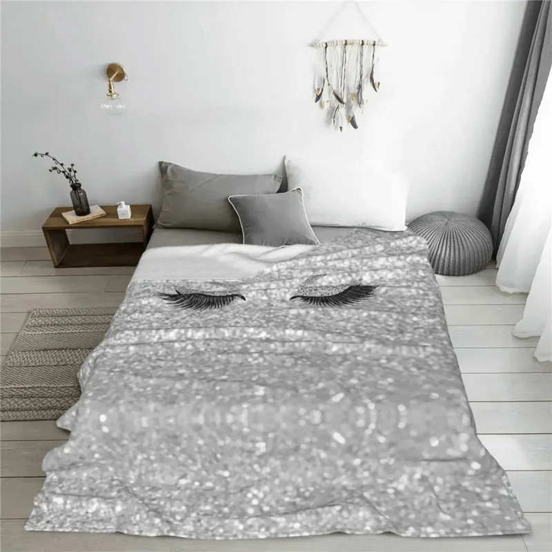 Glitter Eyelash Flannel Throw Blankets Eye Lash Gold Eyelash Blanket for Sofa Bedroom Lightweight Bedding Throws