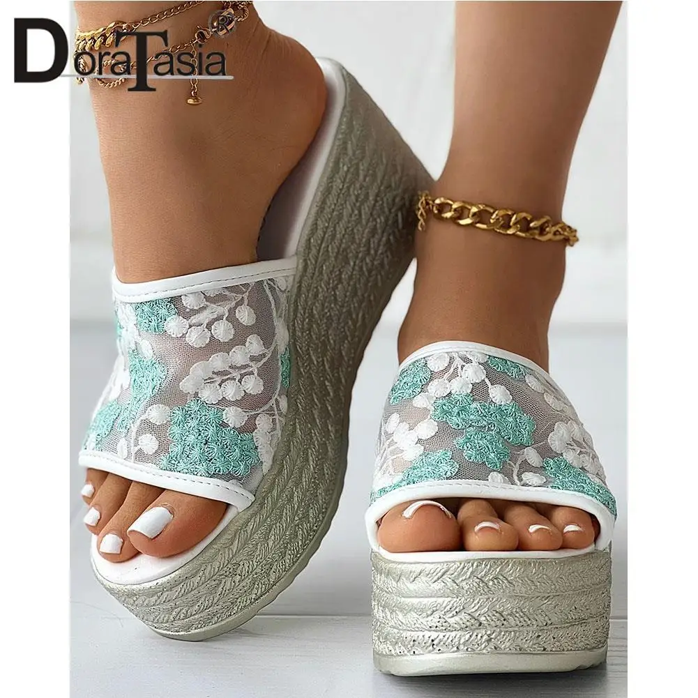 

Brand New Ladies Peep Toe Platform Slides Fashion Flower Embroider Wedges High Heels women's Slippers Summer Sandal Woman Shoes