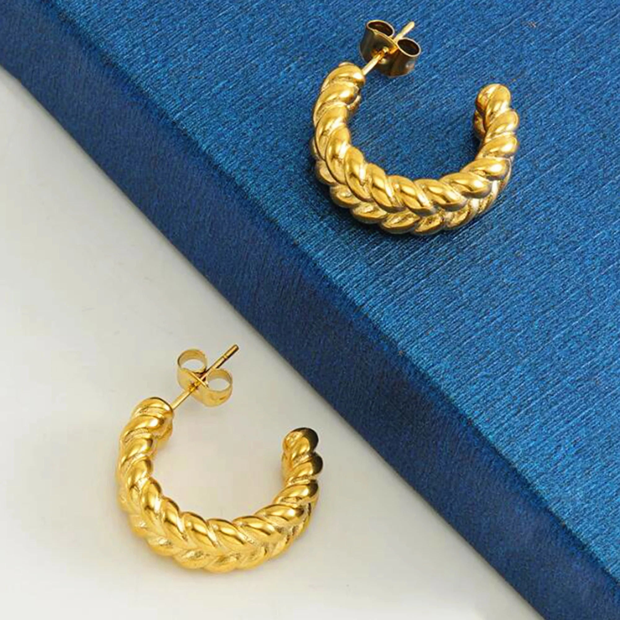

Stainless Steel Fashionable Personalized Twisted Cshaped Earrings Titanium 18K Goldtoned Ear Accessories Ear Pins