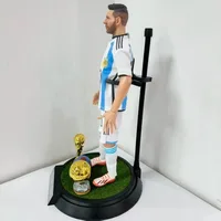 ⁦مجسم ليونيل ميسي منتخب الأرجنتين رقم 10 بمفاصل متحركة بطول 30 سم | Figland 1/6 Lionel Messi Argentina No.10 Articulated Action Figure 30cm⁩ - الصورة ⁦4⁩