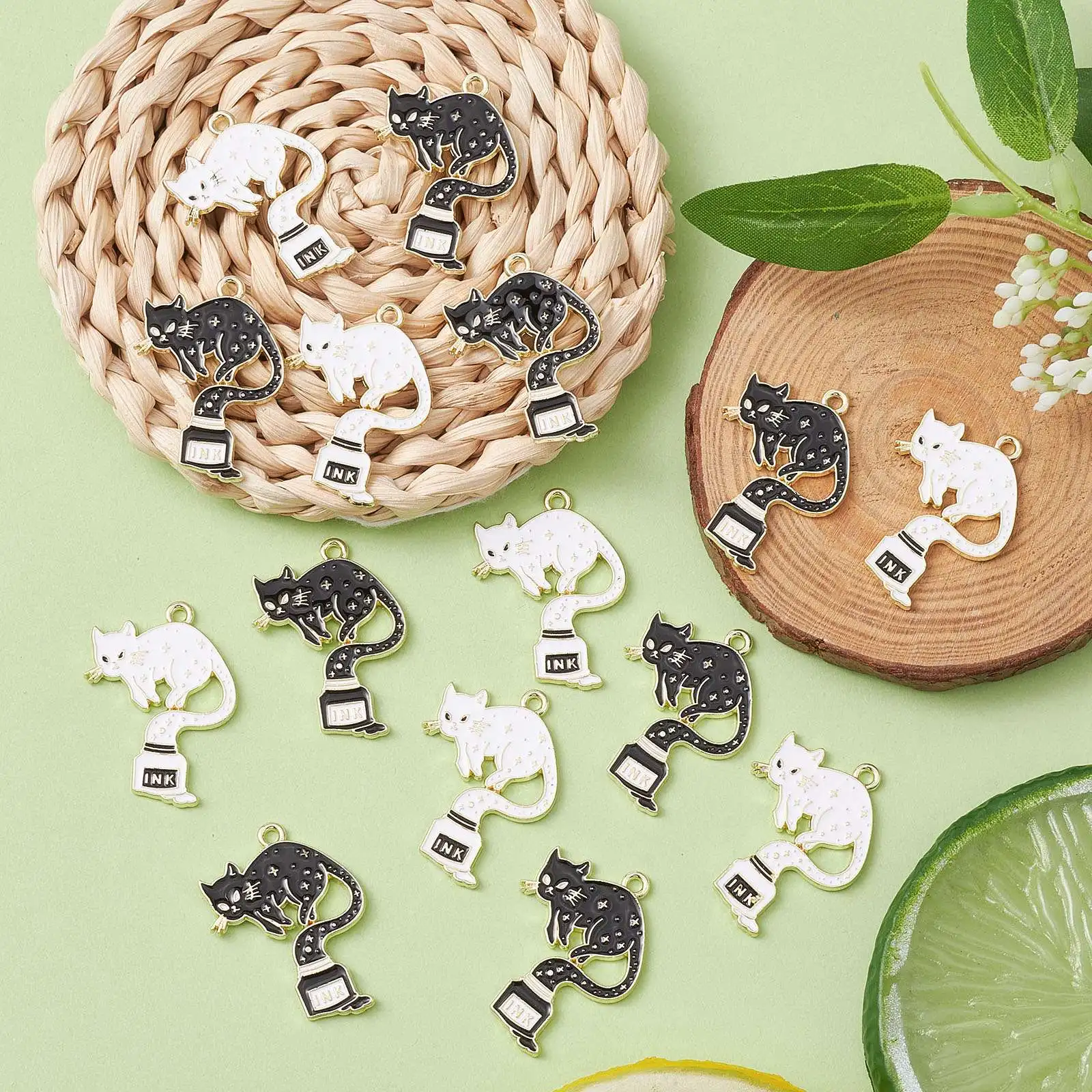 30Pcs 2 Colors Enamel Ink Cat Charms Black and White Cat Charms Lovely Pet Animal Pendants for Keychain Craft Jewelry Making