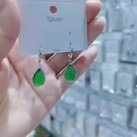 100% 925 Sterling Silver retro Feng Shui drop shaped green jade earrings