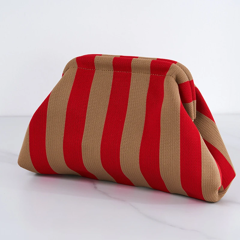 Pouch Parisienne all'uncinetto con ricamo girasole – MC2 Saint Barth