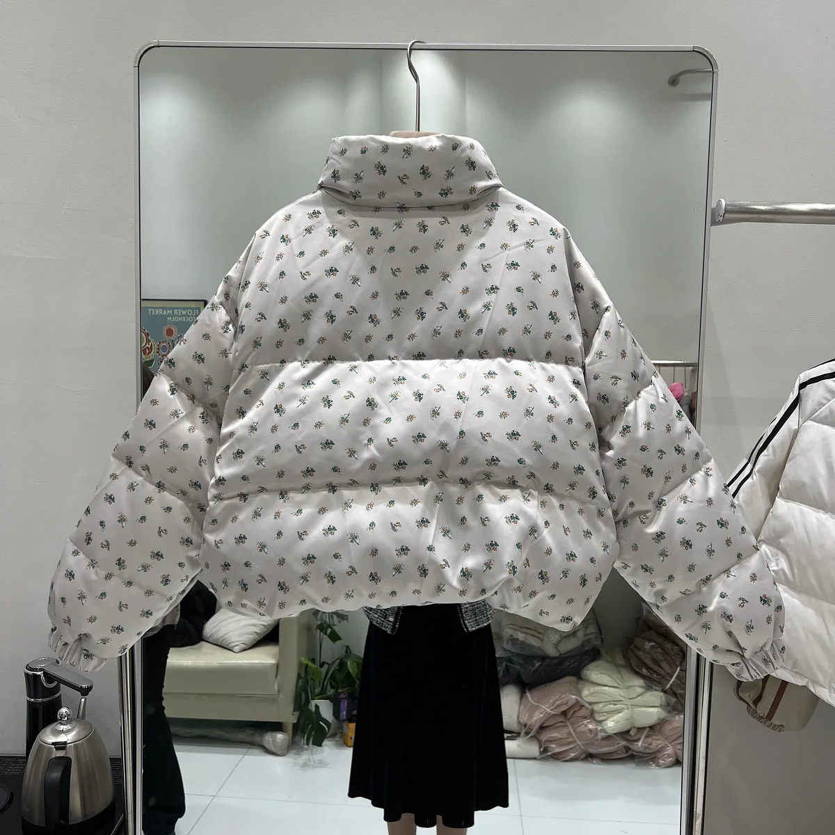 Korean Style Women's Stand-up Collar Down Jacket 2023 Winter New woman Digital Printing Satin Floral Short White Duck Down Coats