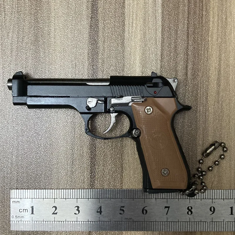 Alloy M92 Pistol Gun Keychain Toy 1:3 Scale Mini Gun Metal Keychain M92 Pistol Fidget Toy PUBG Gun Toy Gift Pubg Decoration Toys