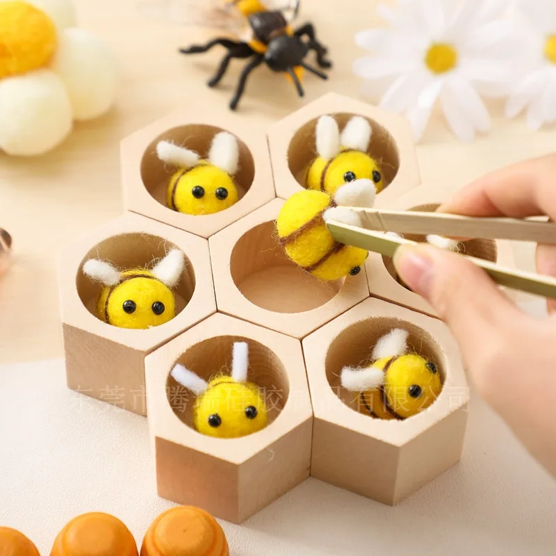 

Montessori Early Education Wooden Honeycomb Clip Bee Toy Children's Hand-Eye Coordination Concentration Training Educational Toy