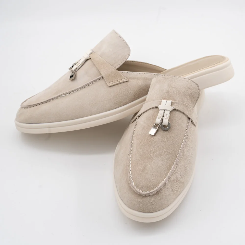 Рисунок 5 - Замшевые лоферы с бахромой и застежкой