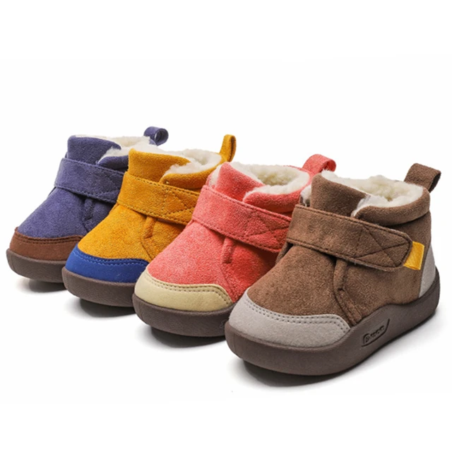 Zapatos de invierno para bebés, botas de nieve de felpa cálidas para niños de 0 a 5 años, zapatillas a juego de colores a la moda, zapatos antideslizantes para niños -