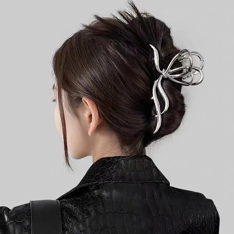 

Woman Large Silver Metal Liquid Line Butterfly Design Hair Claw Ladies Barrettes Hairgrip Girls Washing Face Hair Clips Hairpins