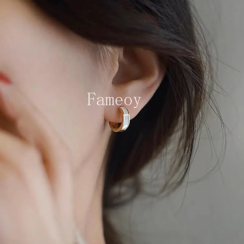 2024 New Fashion Classic Round Women's Earrings