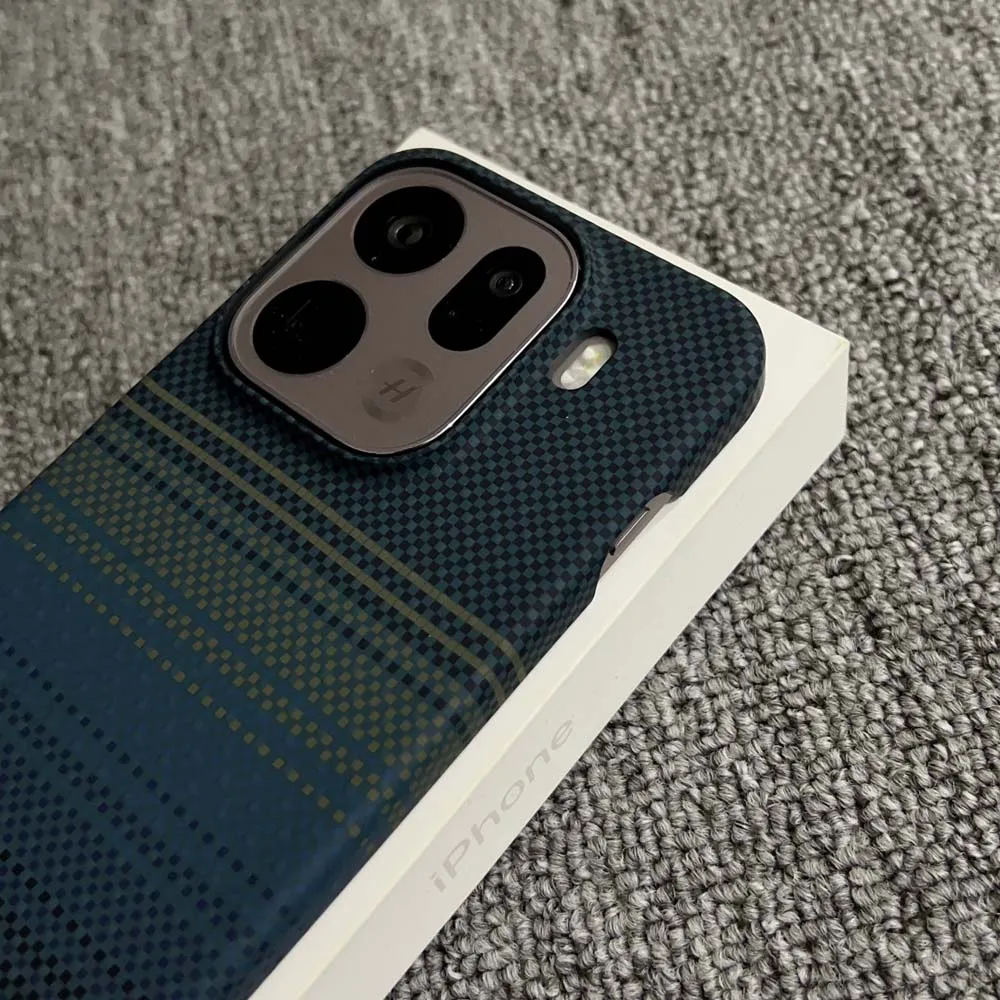 Ultra Slim Carbon Fiber Pattern Magnetic Phone Case - Wireless Charge Protective Hard Cover