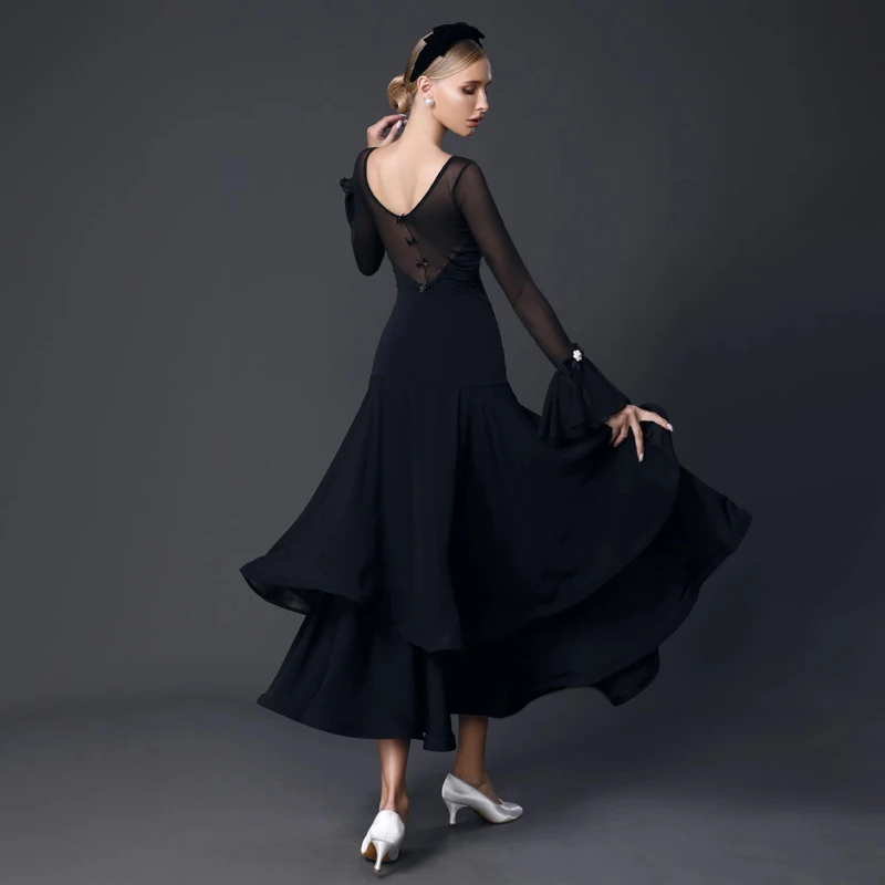 フレアスリーブの女性用ダンスドレス、ウォーツモダンダンスレーシング