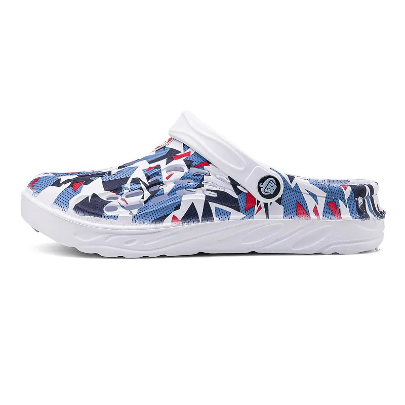 2025 New Fashion Sandals Men Clog Sandals Comfortable Breathable Beach Sandals Men Women Clogs Slippers Soft Bottom Men Shoes 3