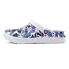 2025 New Fashion Sandals Men Clog Sandals Comfortable Breathable Beach Sandals Men Women Clogs Slippers Soft Bottom Men Shoes 3