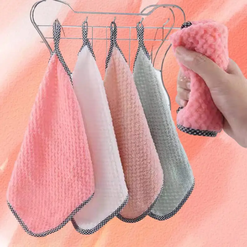 

Get Your Kitchen Sparkling Clean With Our Pineapple Patterned Coral Fleece Hand Towels Perfect For Dishwashing Cleaning