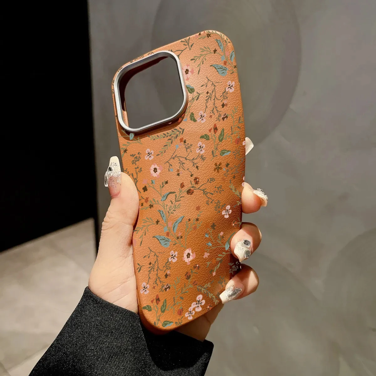 รูปสินค้า เคสกันกระแทกลายลิ้นจี่ดอกไม้ เท็กซ์เจอร์สวย ปกป้อง iPhone ได้ทุกรุ่น