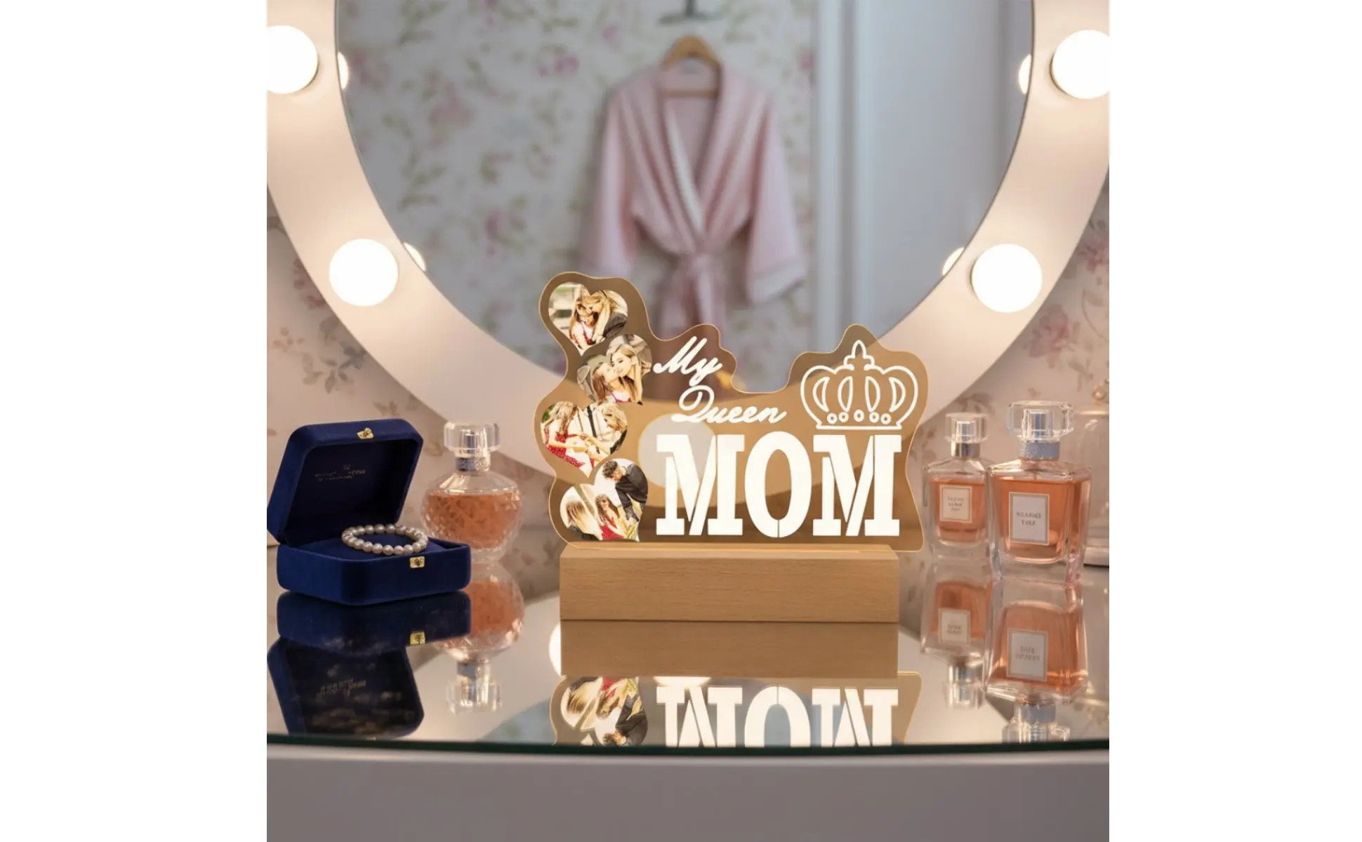 Personalized Photo Night Lamp Mother's Day Gift Acrylic Illuminated Lamp Engraved Acrylic Night Lamp Plug-in Powered Mom Photo