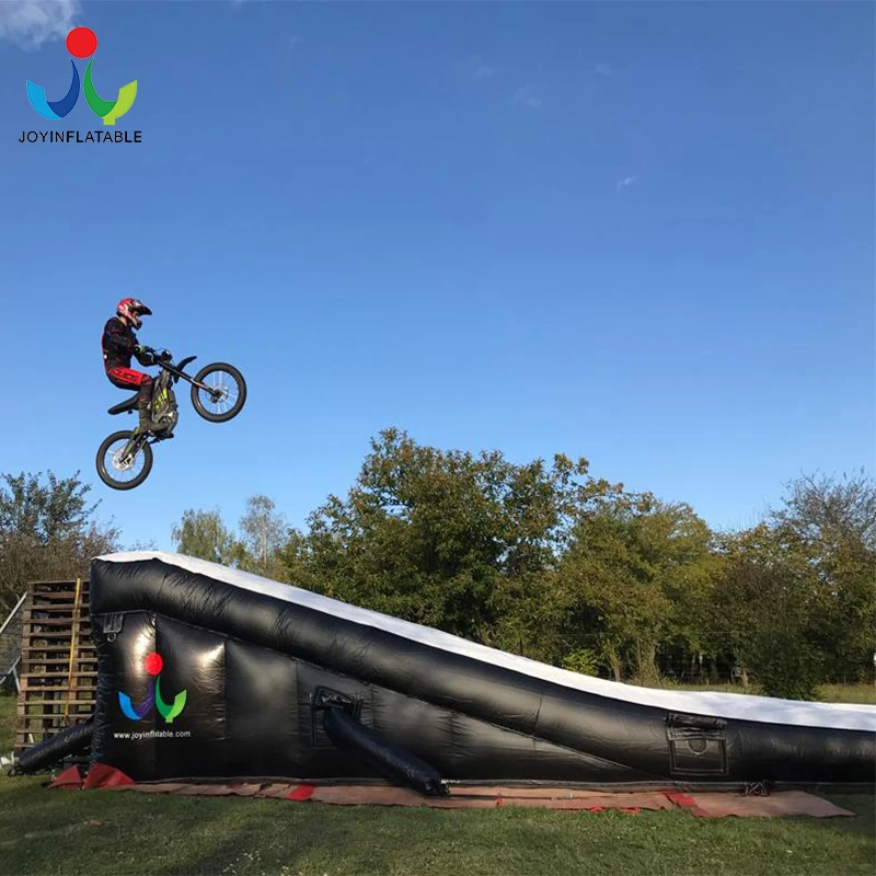 Rampa de aterrizaje inflable, colchón para acrobacias, motocicleta